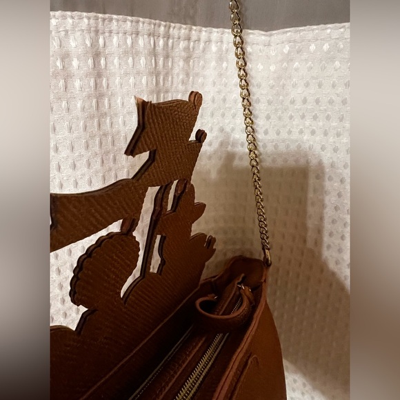 Danielle Nicole “It’s a Small World” Purse/Crossbody - Picture 5 of 7